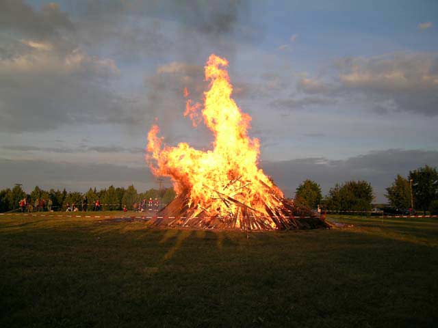 Sonnenwend-Feuer am 19.06.2004