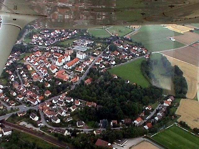 Blick auf Holzgraben und Wegbr�ckenstra�e